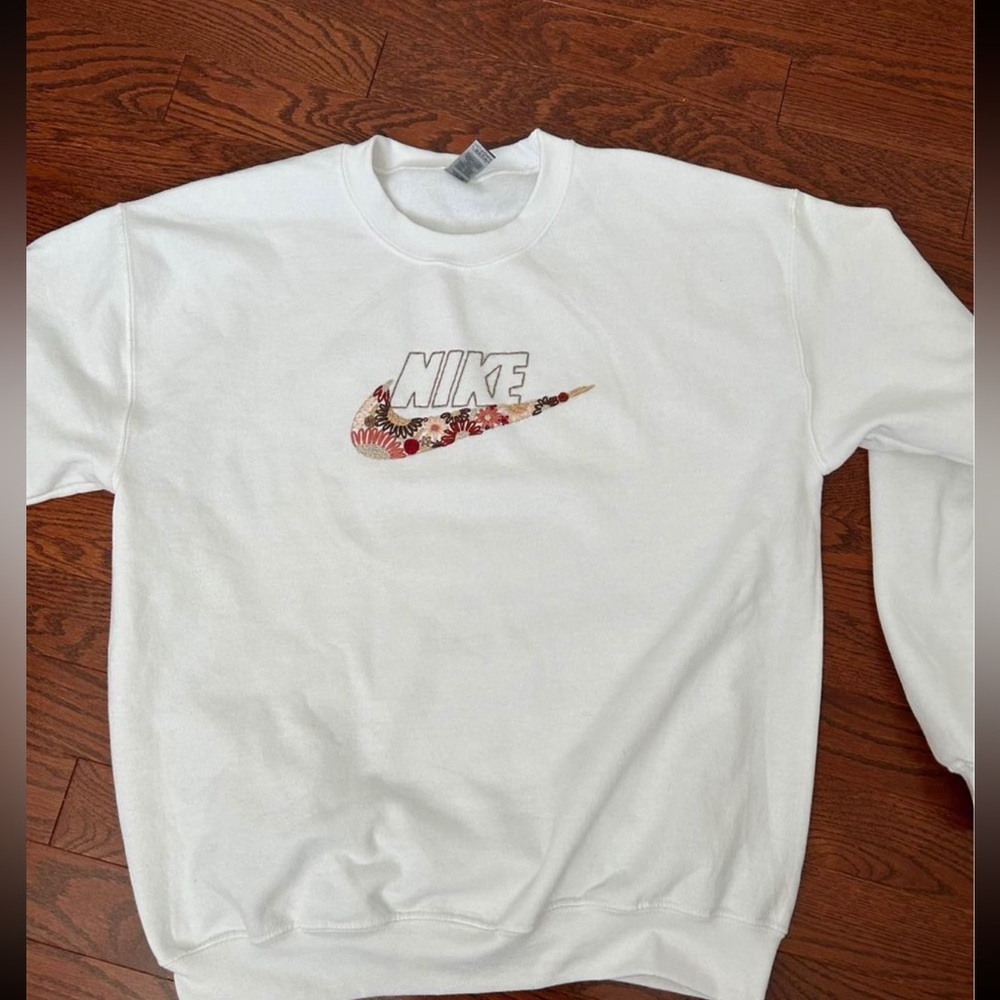 Embroidered sweatshirt